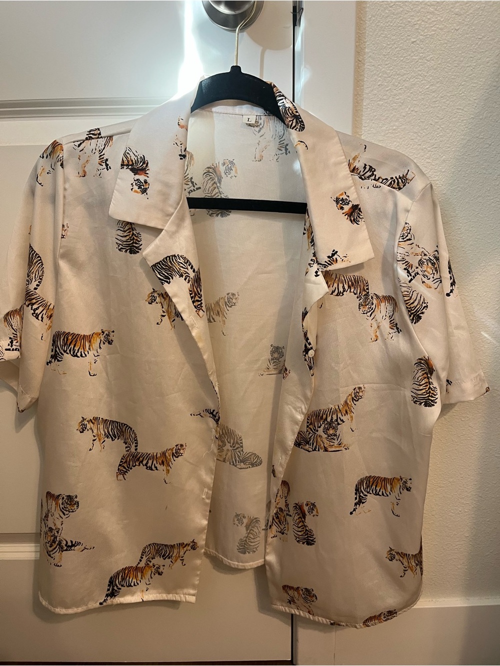 Cute Beige Tiger Print Short-Sleeve Shirt